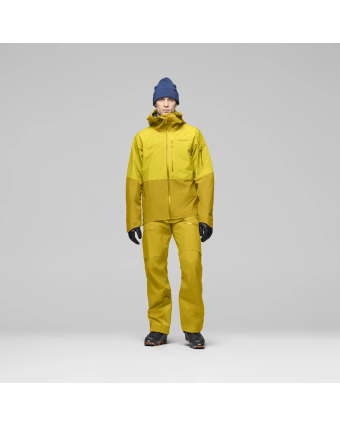 Norrøna 1021-24-3397-model-f.png